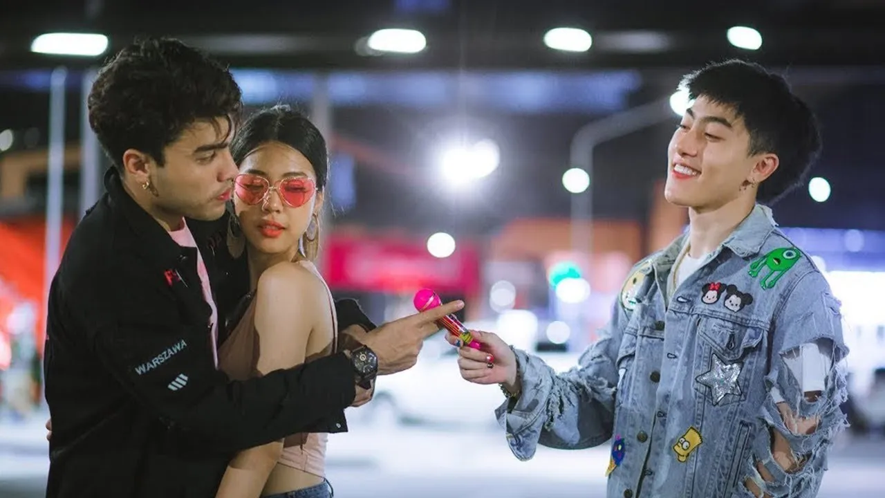 MICROPHONE (ไมโครโฟน)