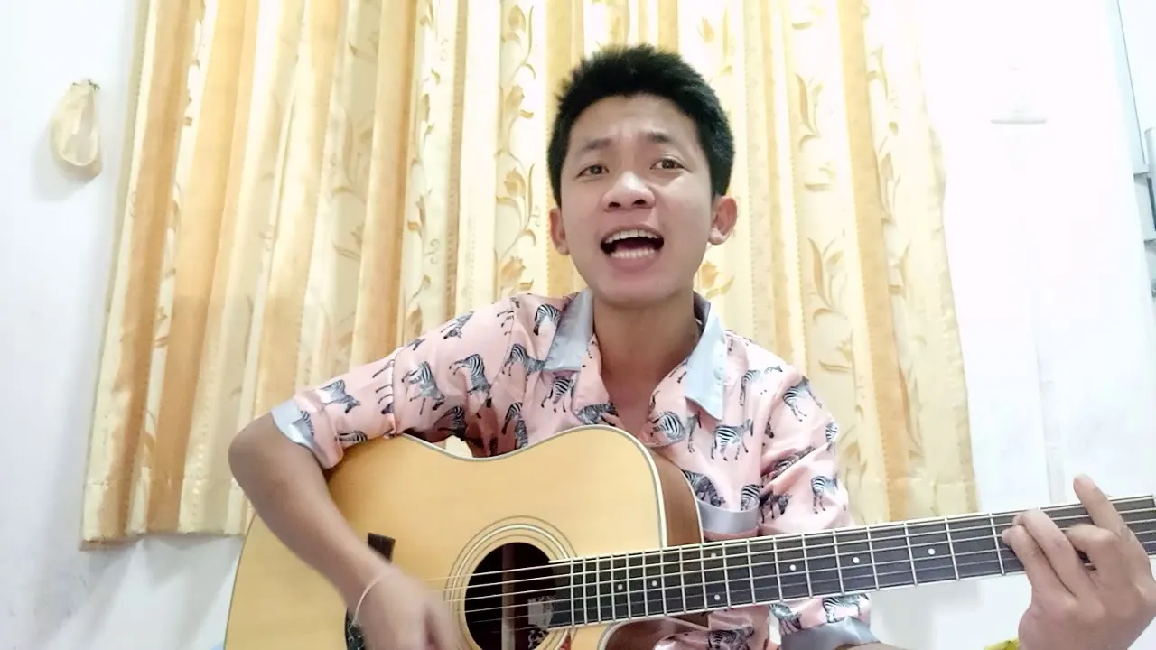 ผู้สาวดมกาว ผู้บ่าวสูบซา