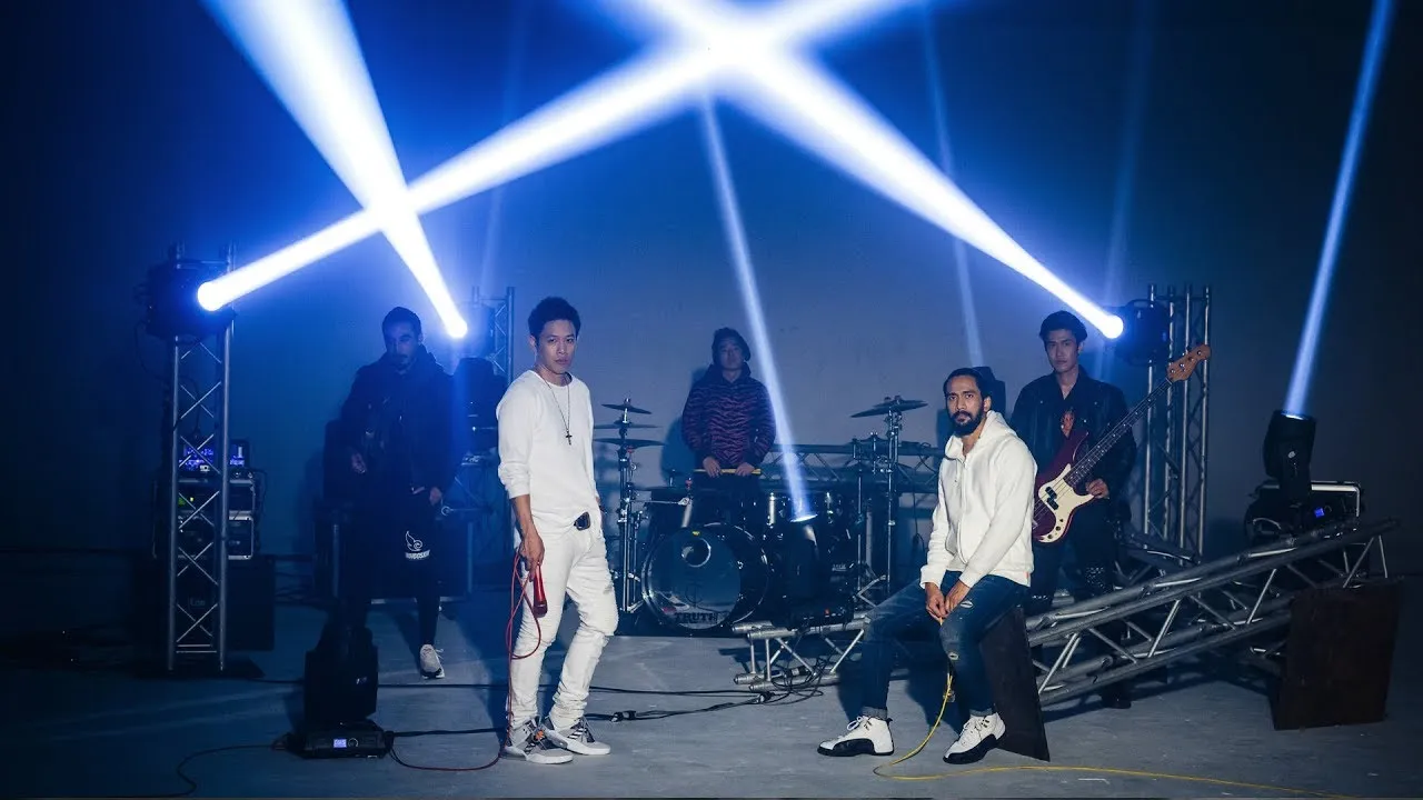 โปรดฟังอีกครั้ง