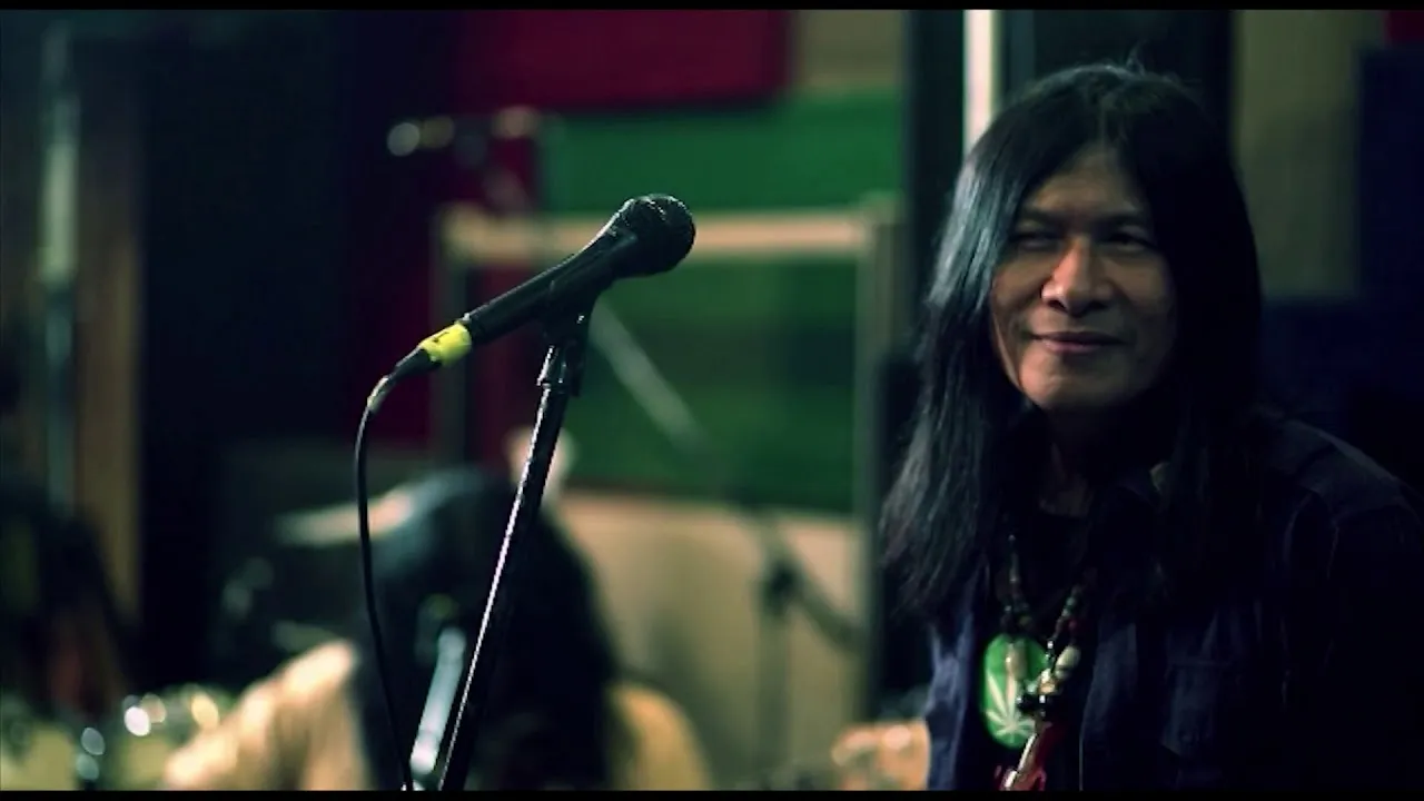 นกบินลัดฟ้า