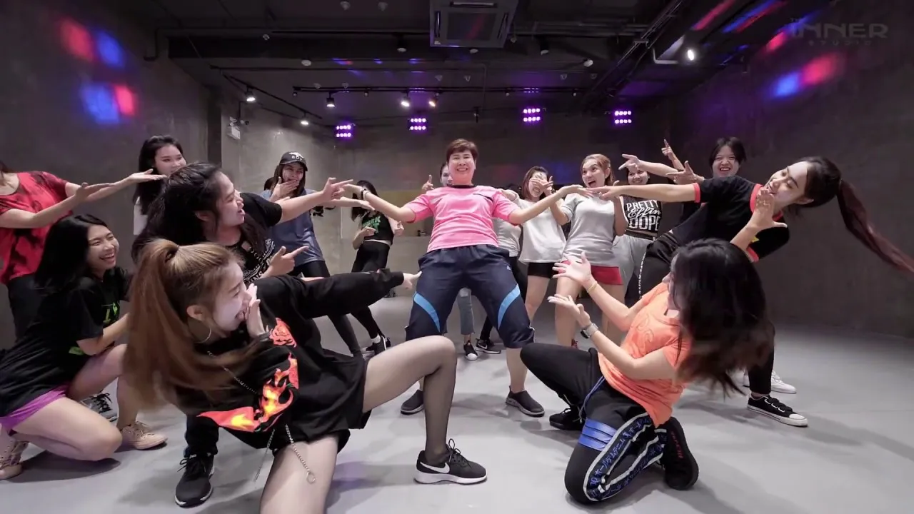 Tak Tun Tuang (ต๊ะ ตุน ตวง)