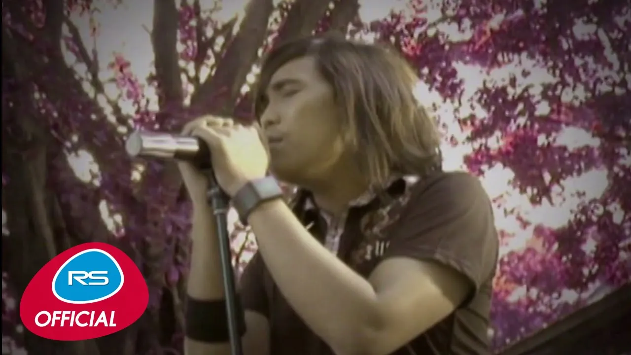 เลียนแบบเธอ