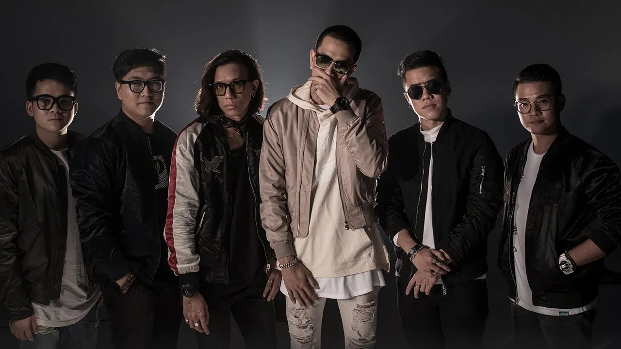 ปากแข็ง