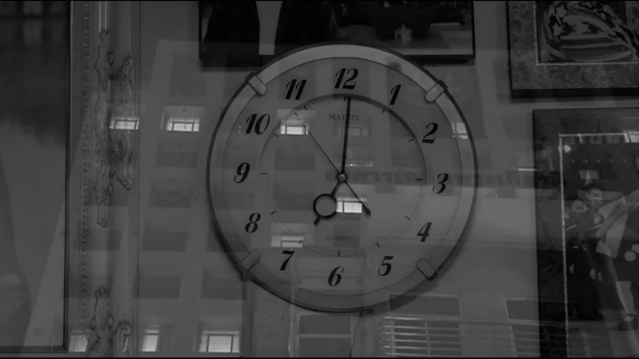 13 ตุลา หนึ่งทุ่มตรง