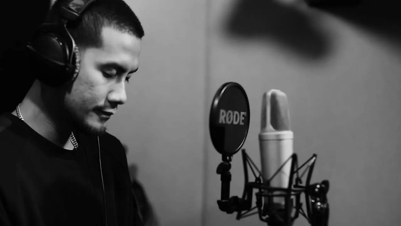 ขอเป็นข้ารองพระบาททุกชาติไป