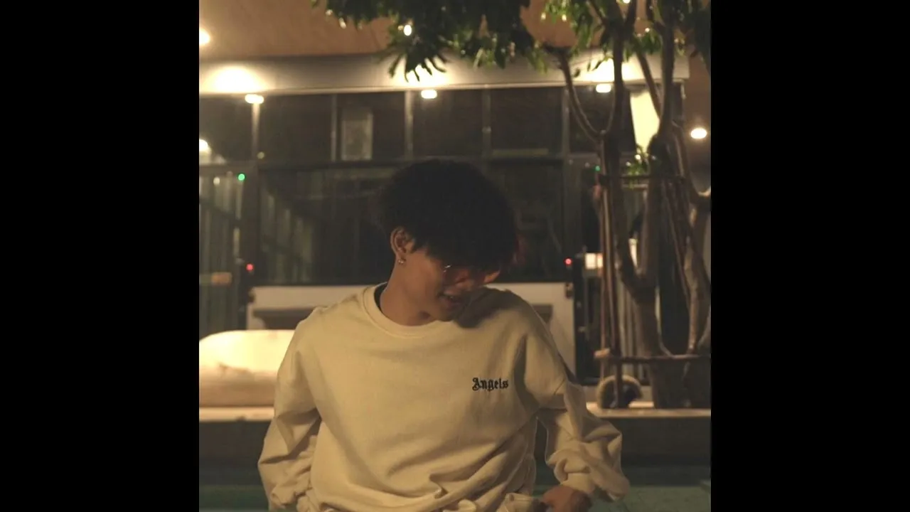 ชอบดวงดาวชอบดวงจันทร์แล้วก็ชอบเธอ