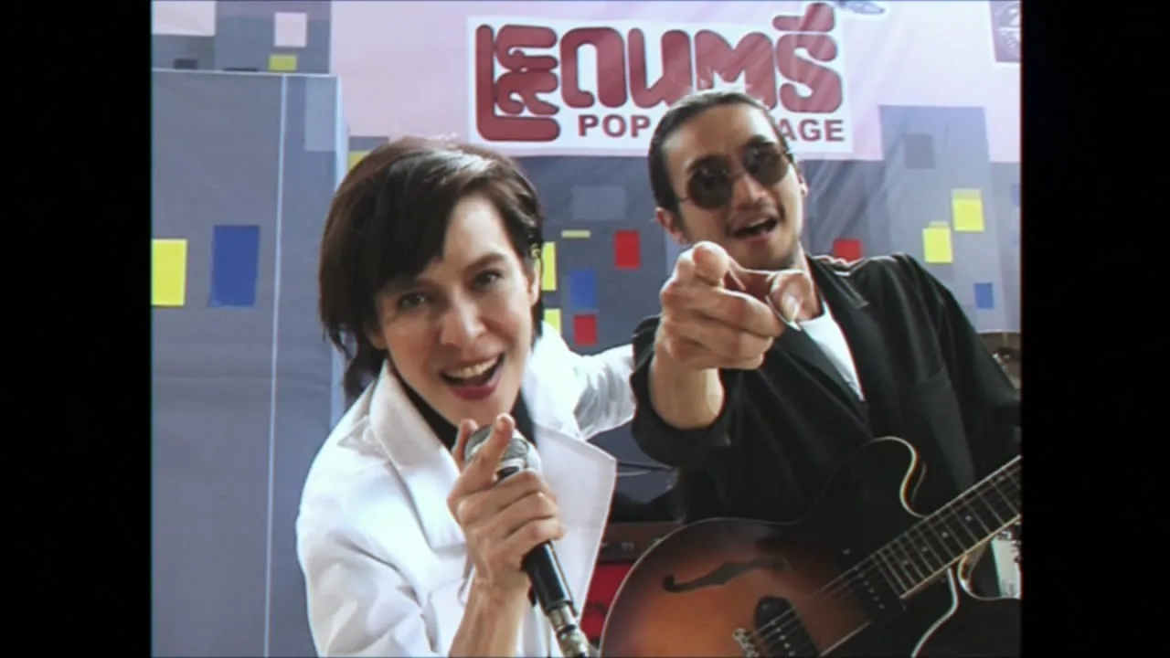 รักอยู่ข้างเธอ