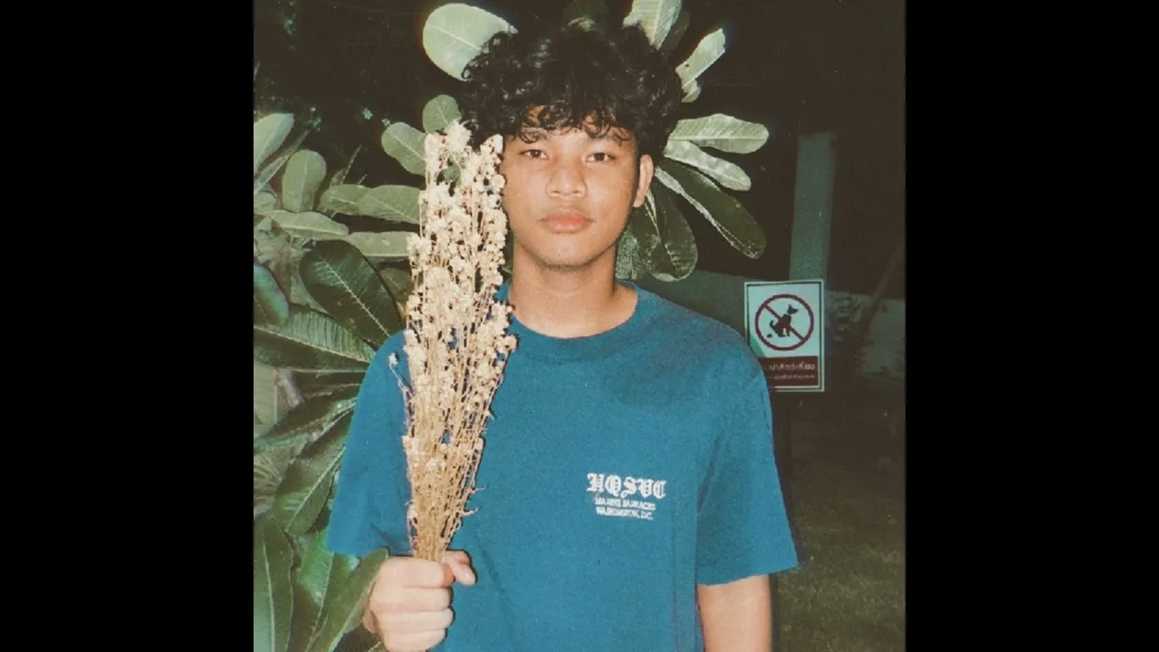 นักร้องหัวฟูอยากบอกรัก