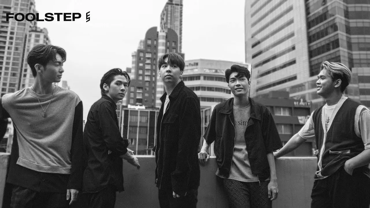 ลูบหัวตัวเอง