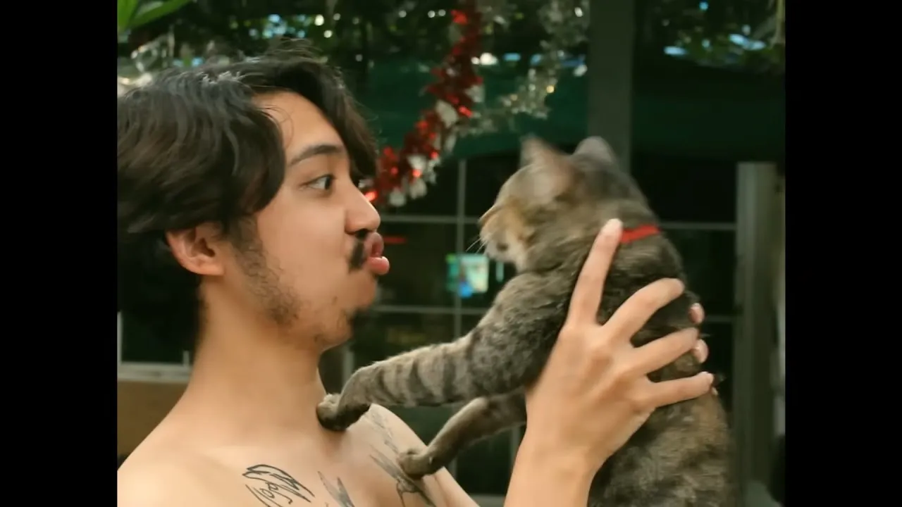 ร้องไห้จนเบลอและเผลอลืมตัวเอง