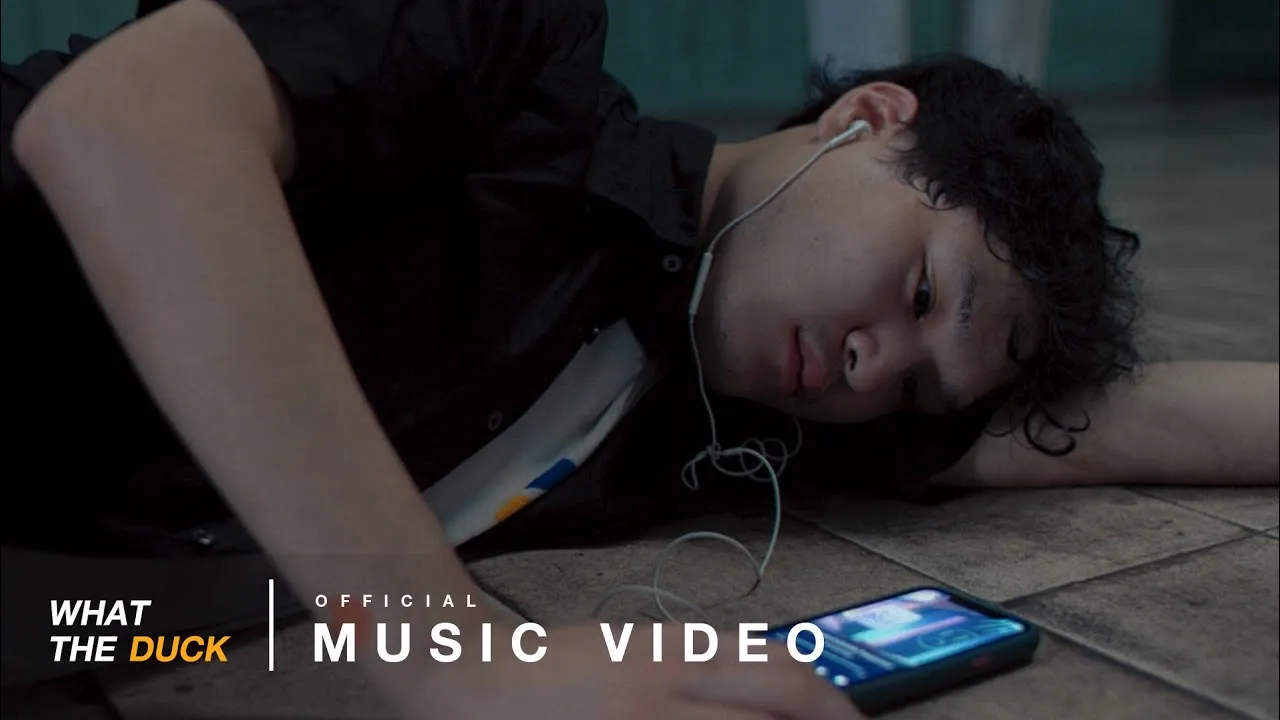 ข้างนอกฮาฮาข้างในฮือฮือ (happysad)