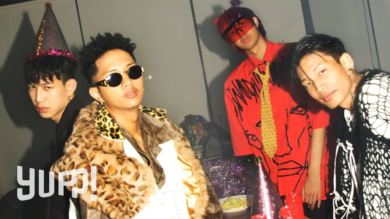 อยู่กับเพื่อน